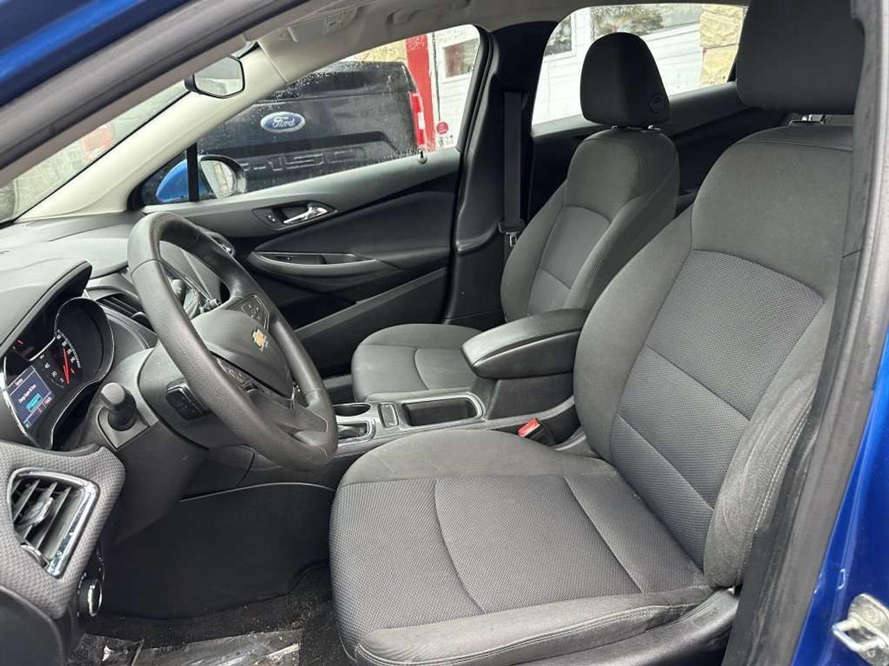 2017 Chevrolet Cruze LT Photo