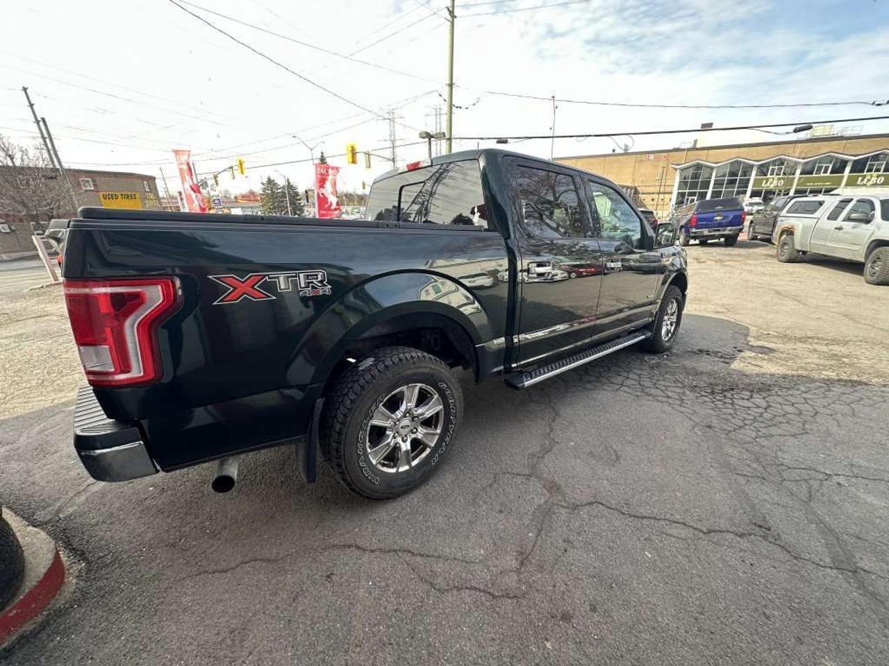 2015 Ford F-150 XLT Photo3
