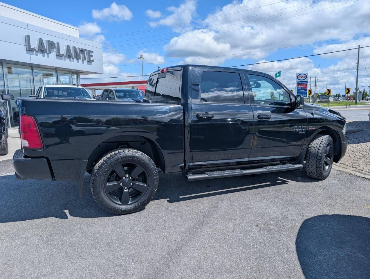 2022 RAM 1500 Classic SLT 4x4 Crew Cab 5'7" Box Photo