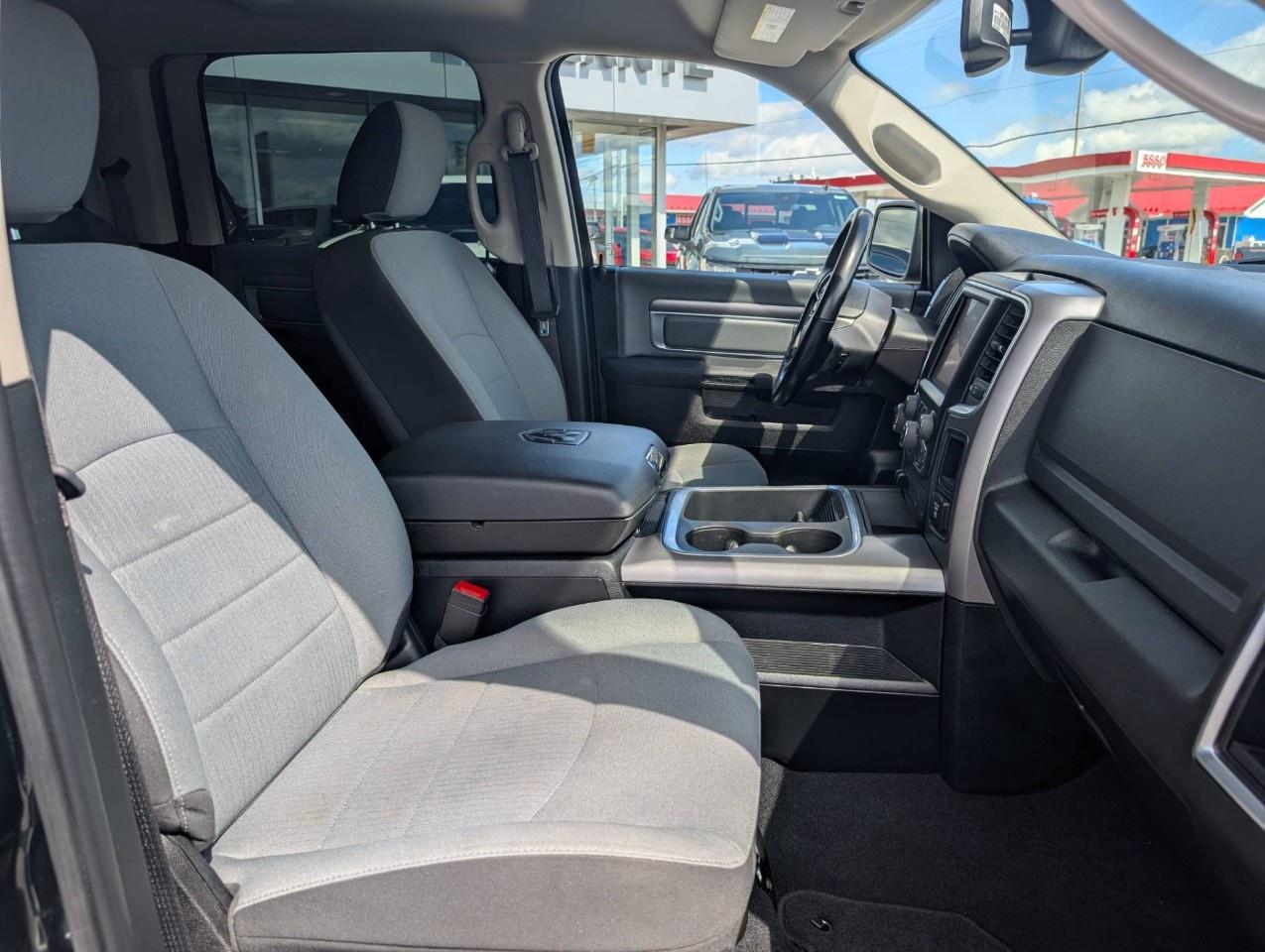 2022 RAM 1500 Classic SLT 4x4 Crew Cab 5'7" Box Photo