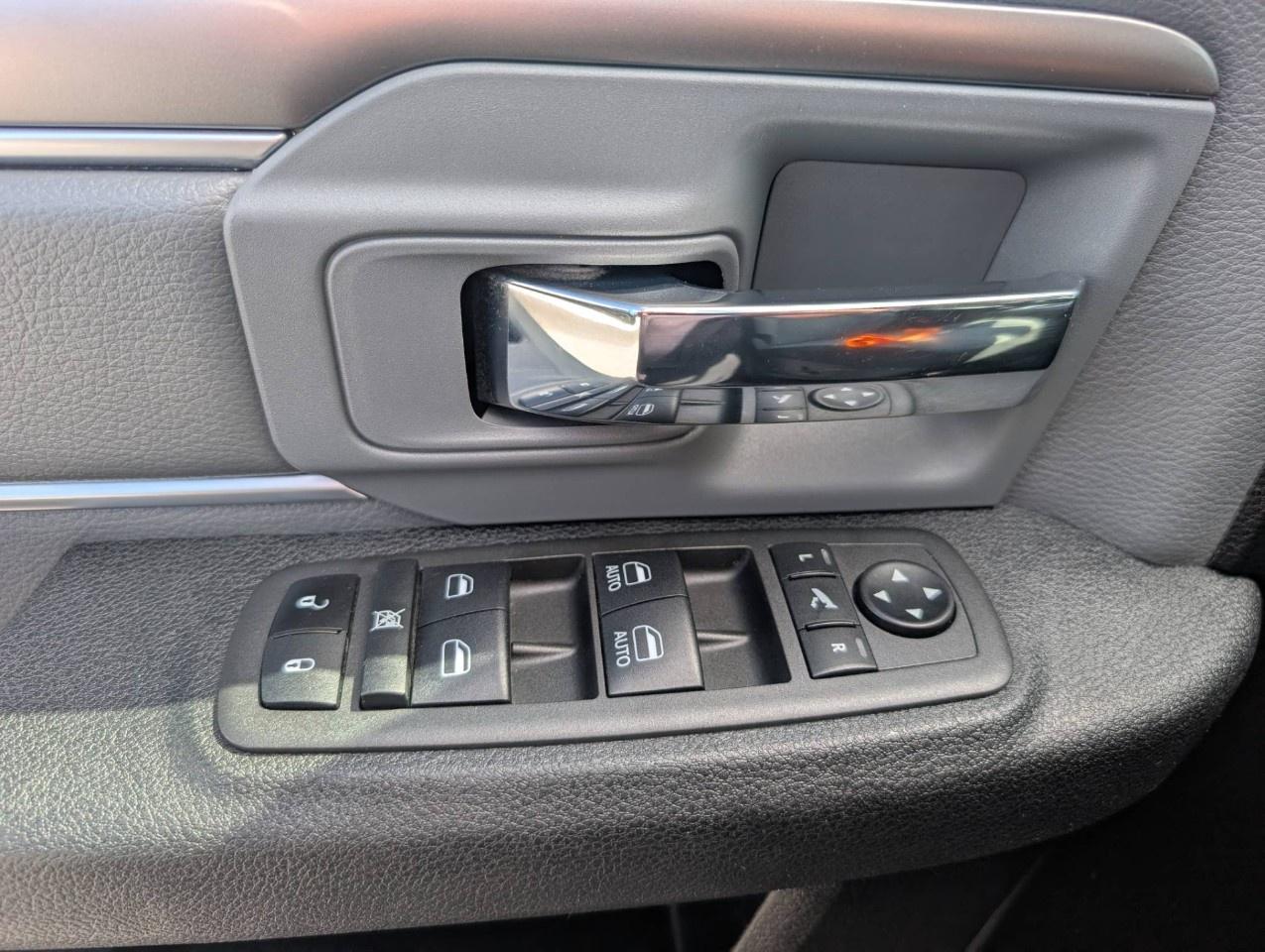 2022 RAM 1500 Classic SLT 4x4 Crew Cab 5'7" Box Photo