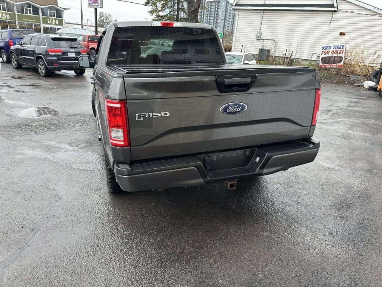 2017 Ford F-150 XLT Photo2