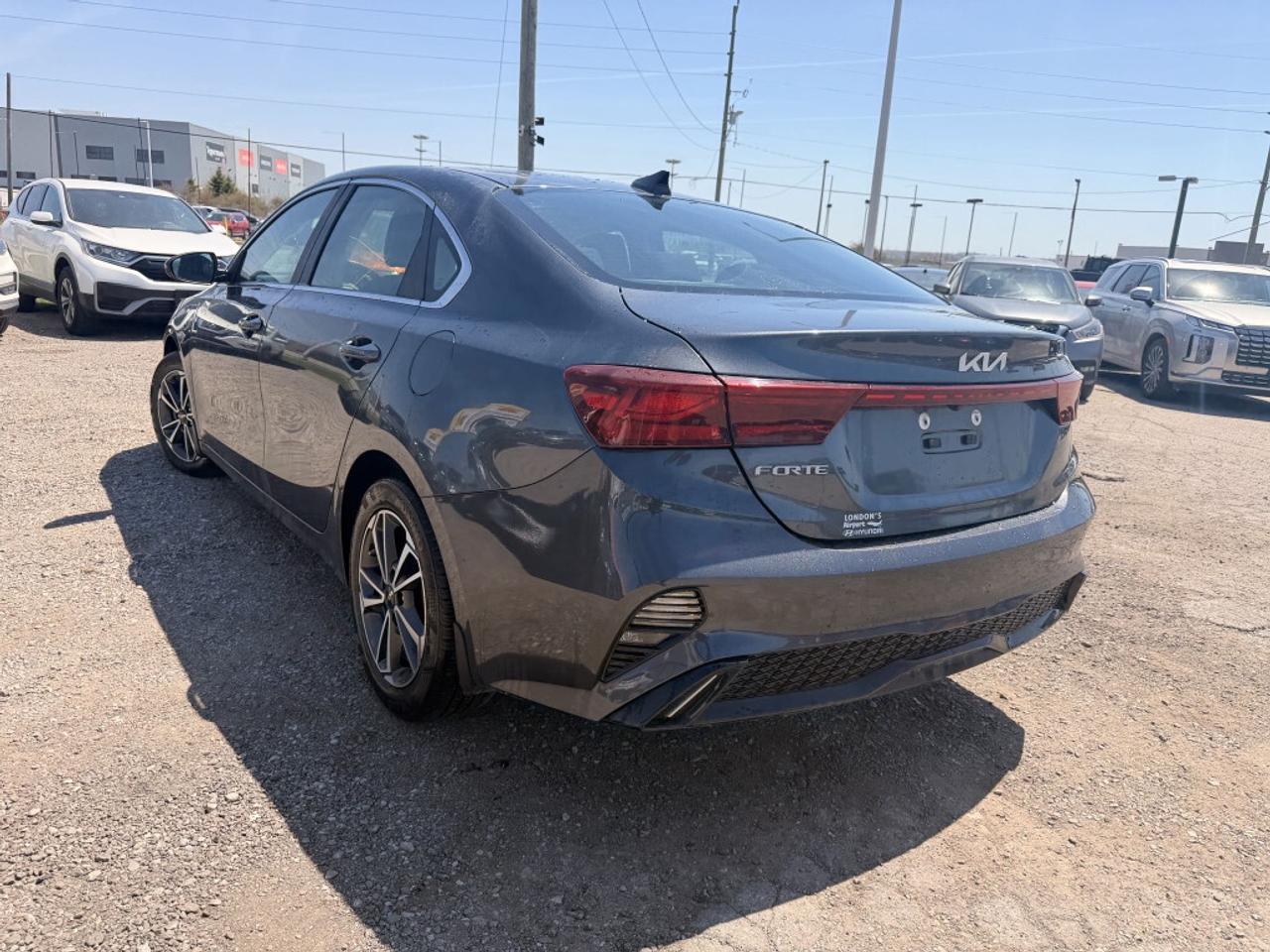 2022 Kia Forte EX   CAMERA   CARPLAY   HTD SEATS & STEERING Photo4