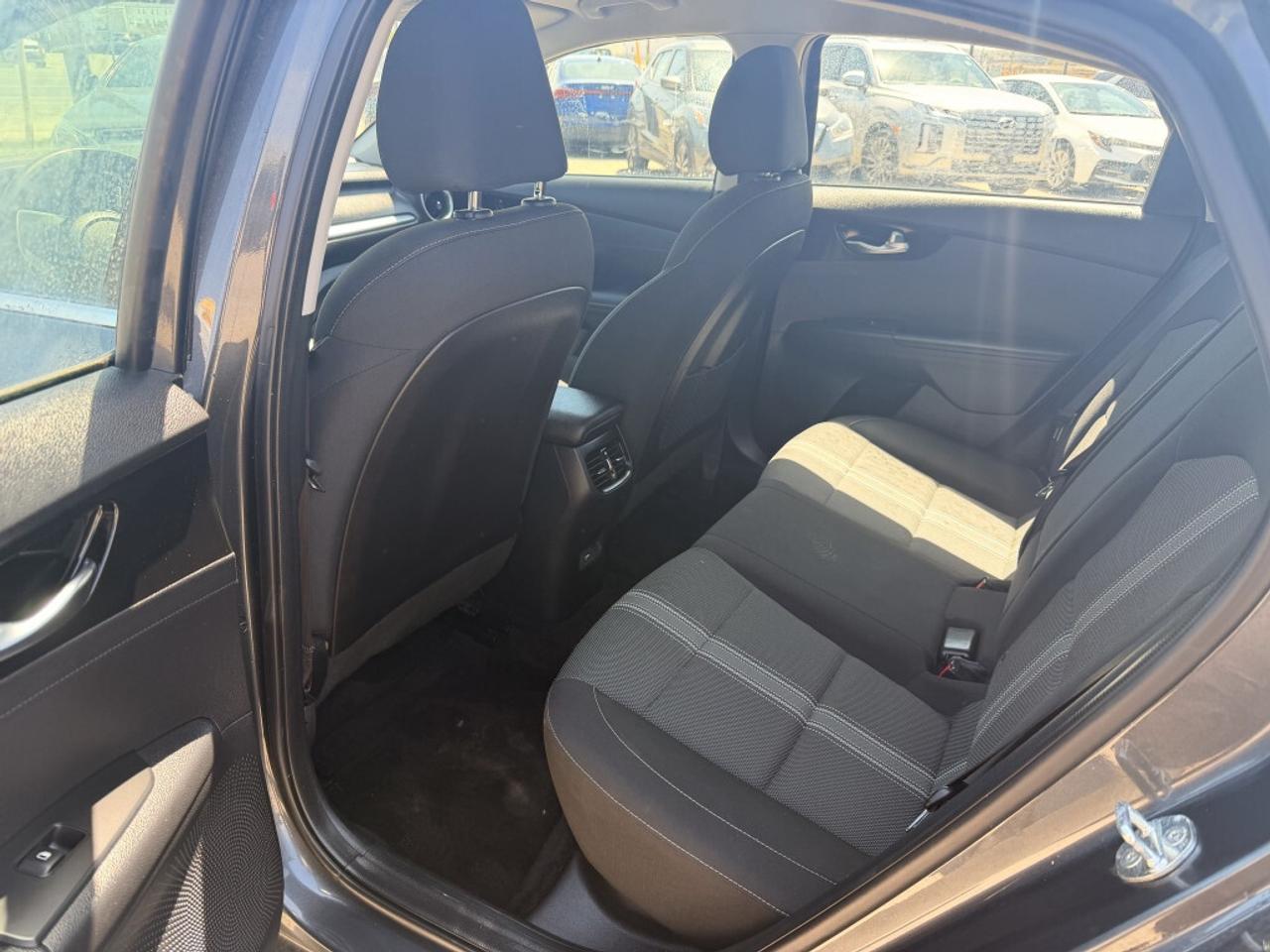 2022 Kia Forte EX   CAMERA   CARPLAY   HTD SEATS & STEERING Photo