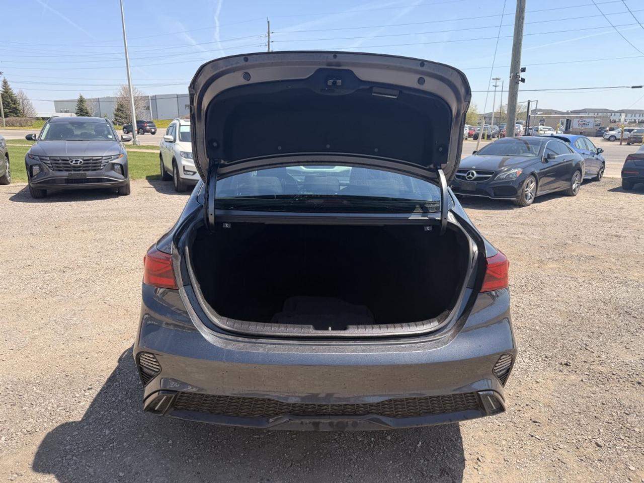 2022 Kia Forte EX   CAMERA   CARPLAY   HTD SEATS & STEERING Photo
