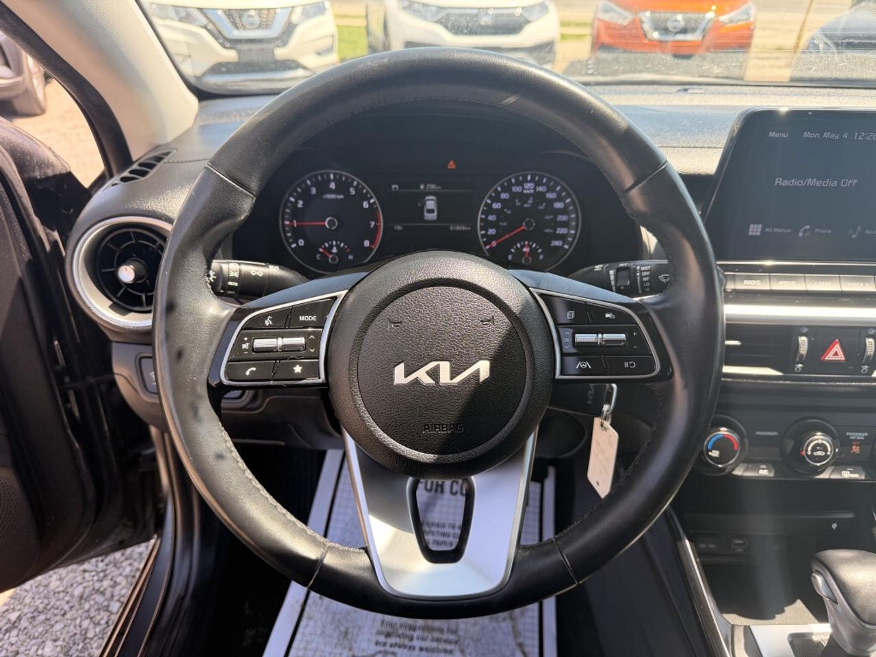 2022 Kia Forte EX   CAMERA   CARPLAY   HTD SEATS & STEERING Photo