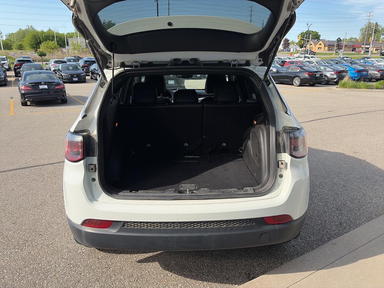 2023 Jeep Compass North 4x4   Clean Carfax Photo4