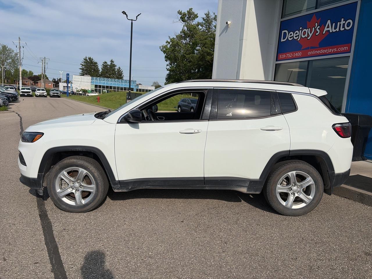 2023 Jeep Compass North 4x4   Clean Carfax Photo