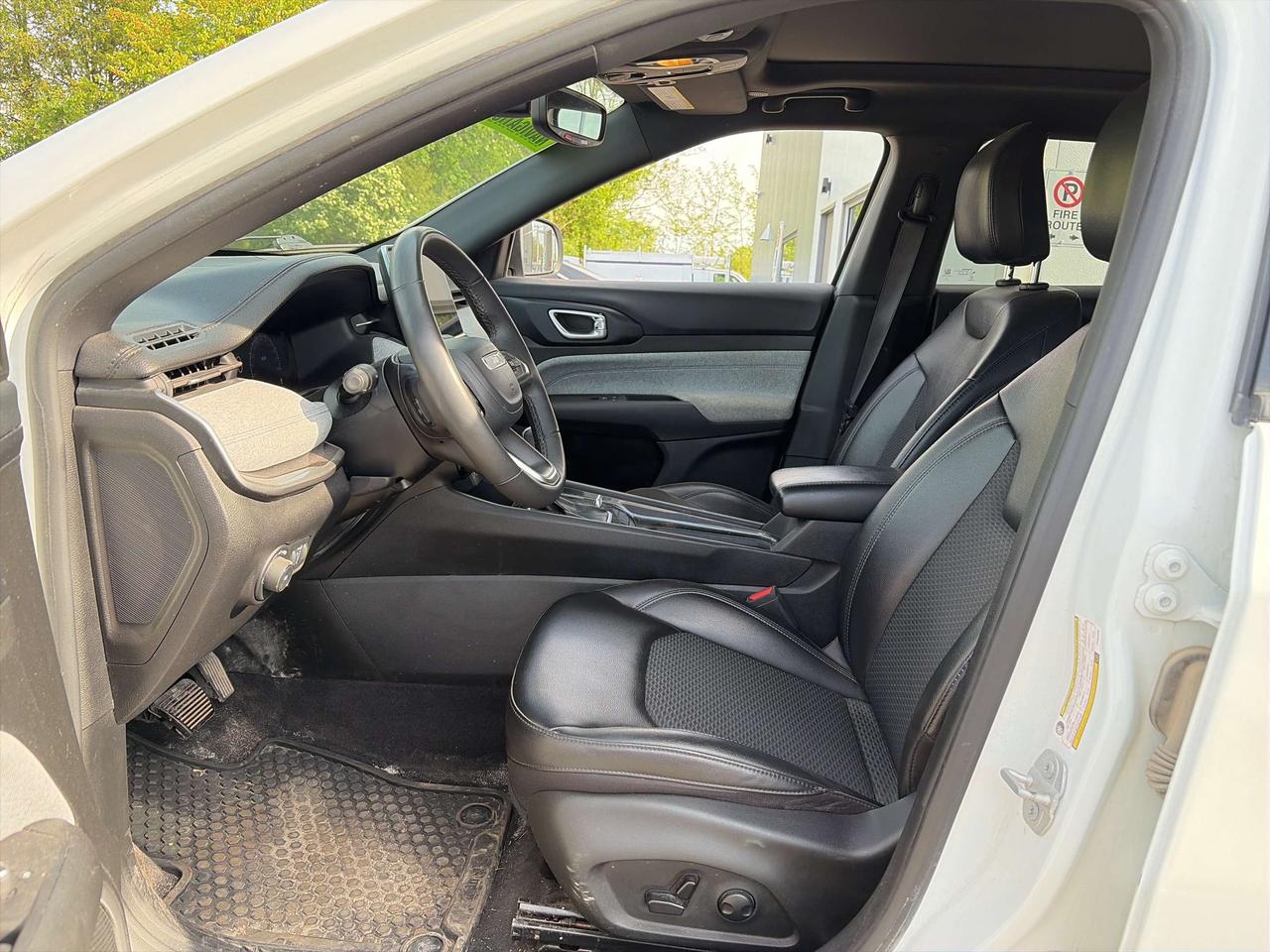 2023 Jeep Compass North 4x4   Clean Carfax Photo