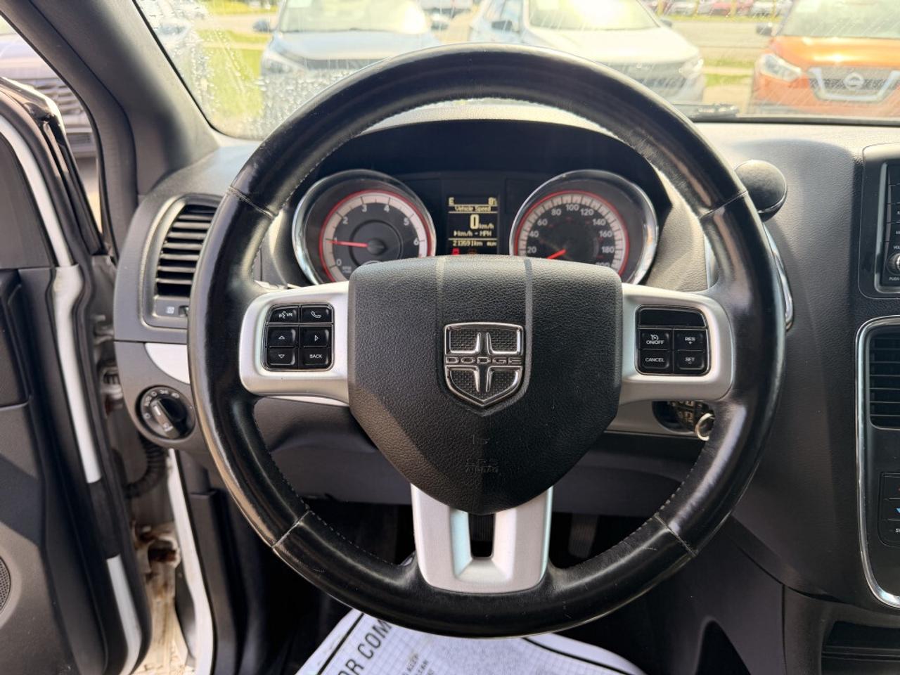 2017 Dodge Grand Caravan GT   NAV  LEATHER   CAMERA   HTD SEATS Photo
