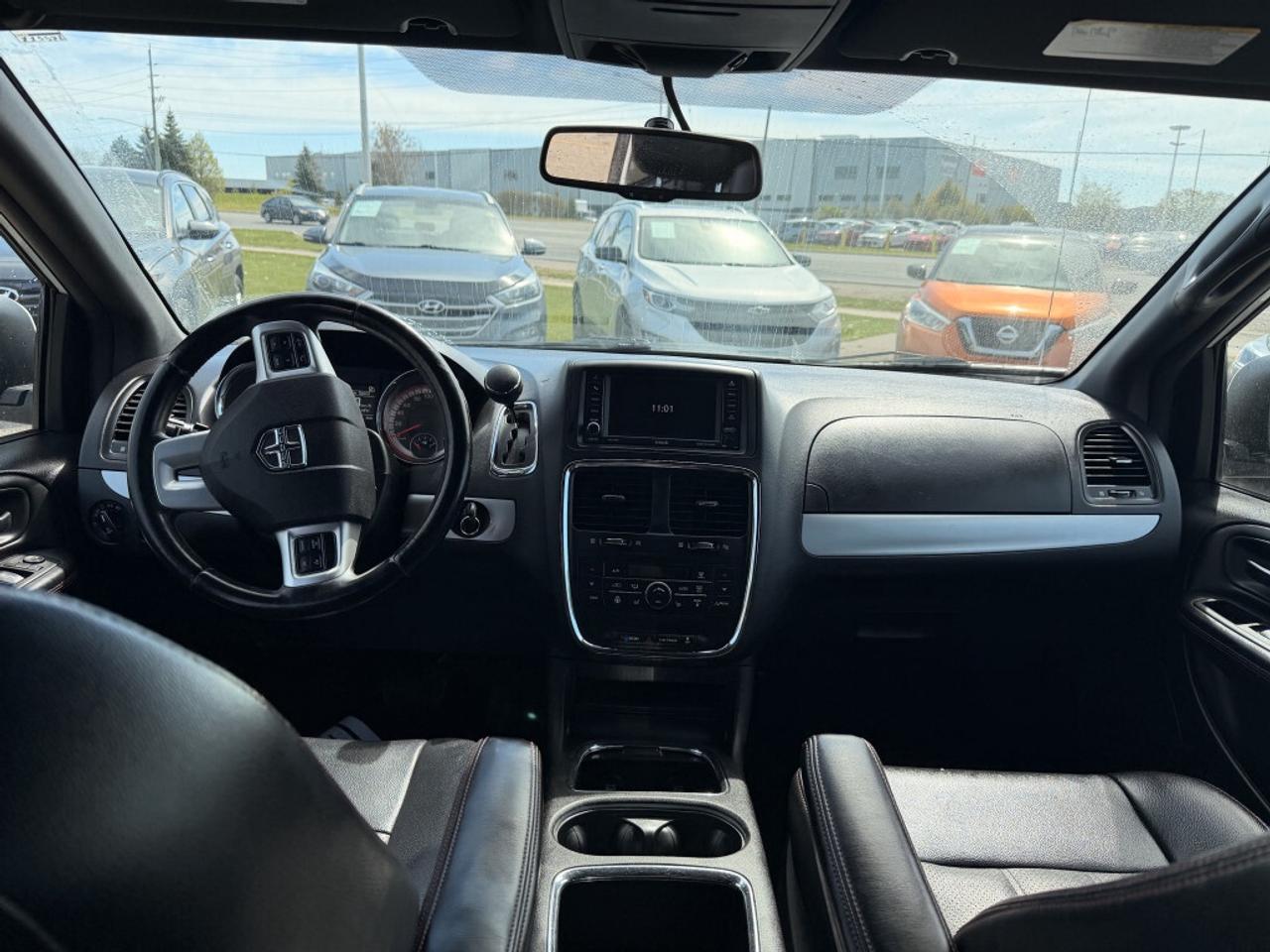 2017 Dodge Grand Caravan GT   NAV  LEATHER   CAMERA   HTD SEATS Photo