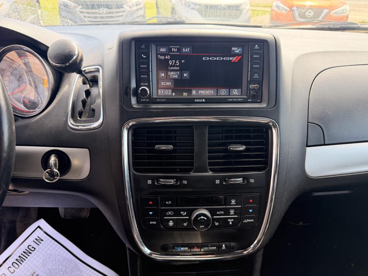 2017 Dodge Grand Caravan GT   NAV  LEATHER   CAMERA   HTD SEATS Photo