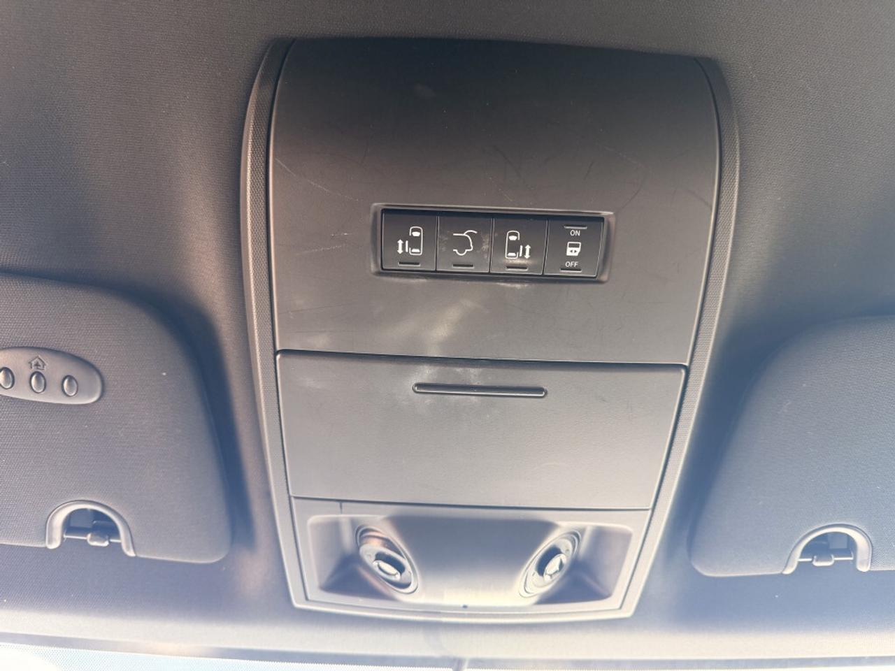 2017 Dodge Grand Caravan GT   NAV  LEATHER   CAMERA   HTD SEATS Photo
