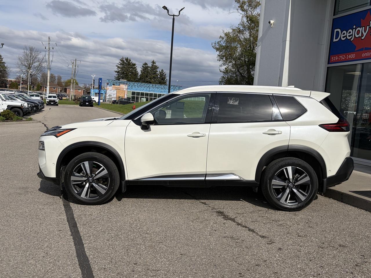 2023 Nissan Rogue SL   Loaded   Factory Warranty   AWD Clean Carfax Photo