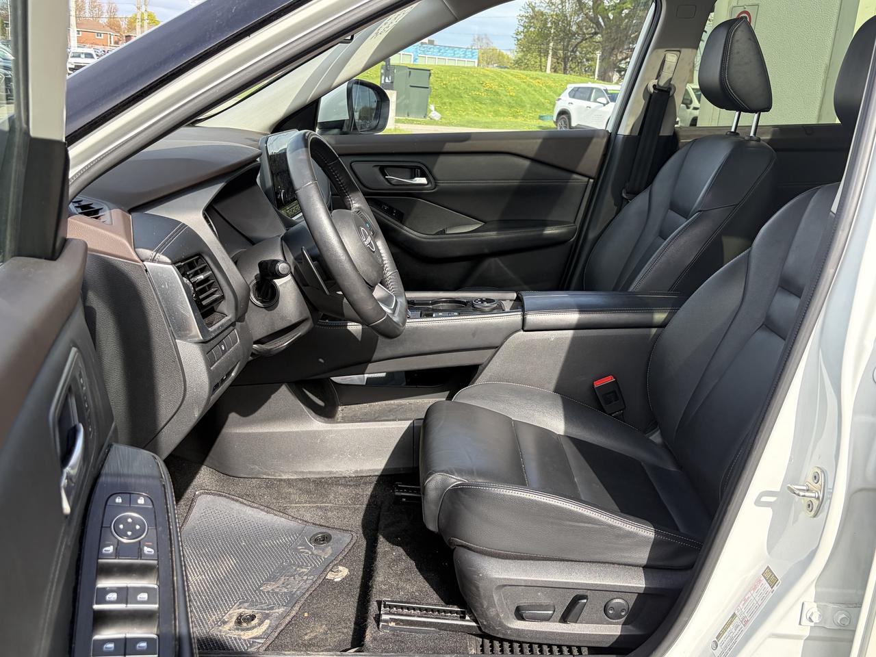 2023 Nissan Rogue SL   Loaded   Factory Warranty   AWD Clean Carfax Photo