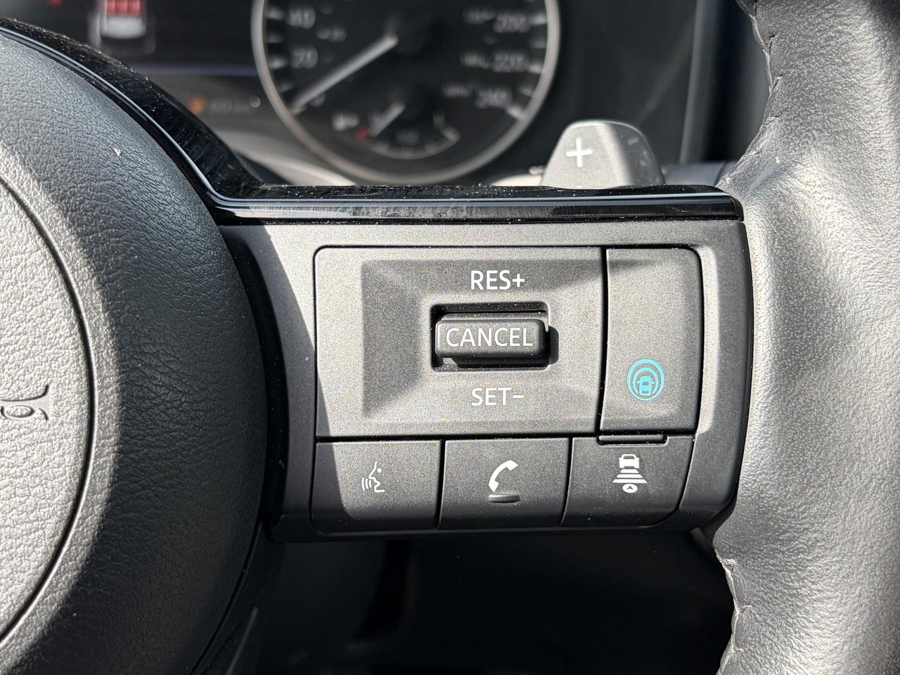 2023 Nissan Rogue SL   Loaded   Factory Warranty   AWD Clean Carfax Photo