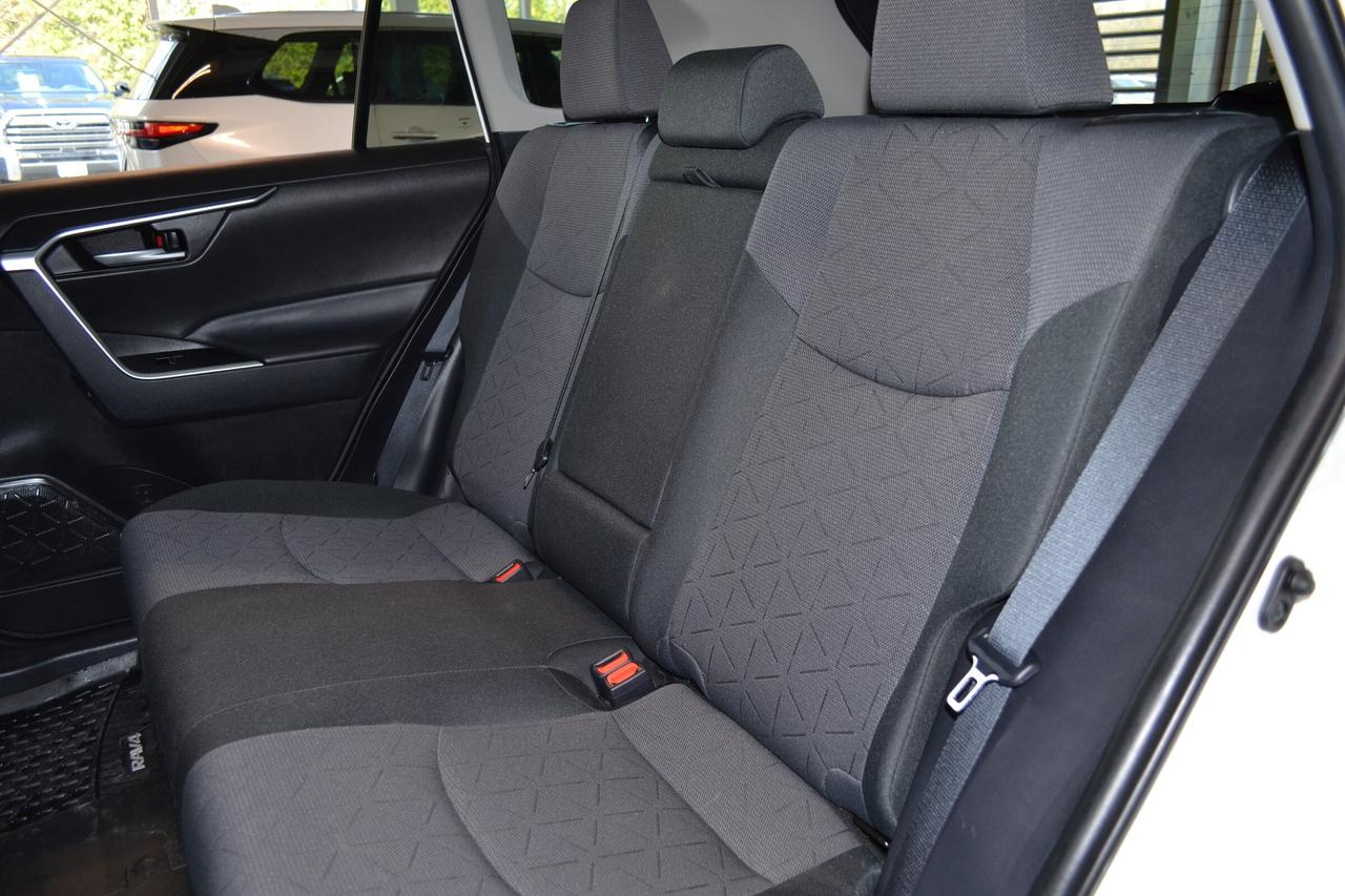 2025 Toyota RAV4 XLE Photo