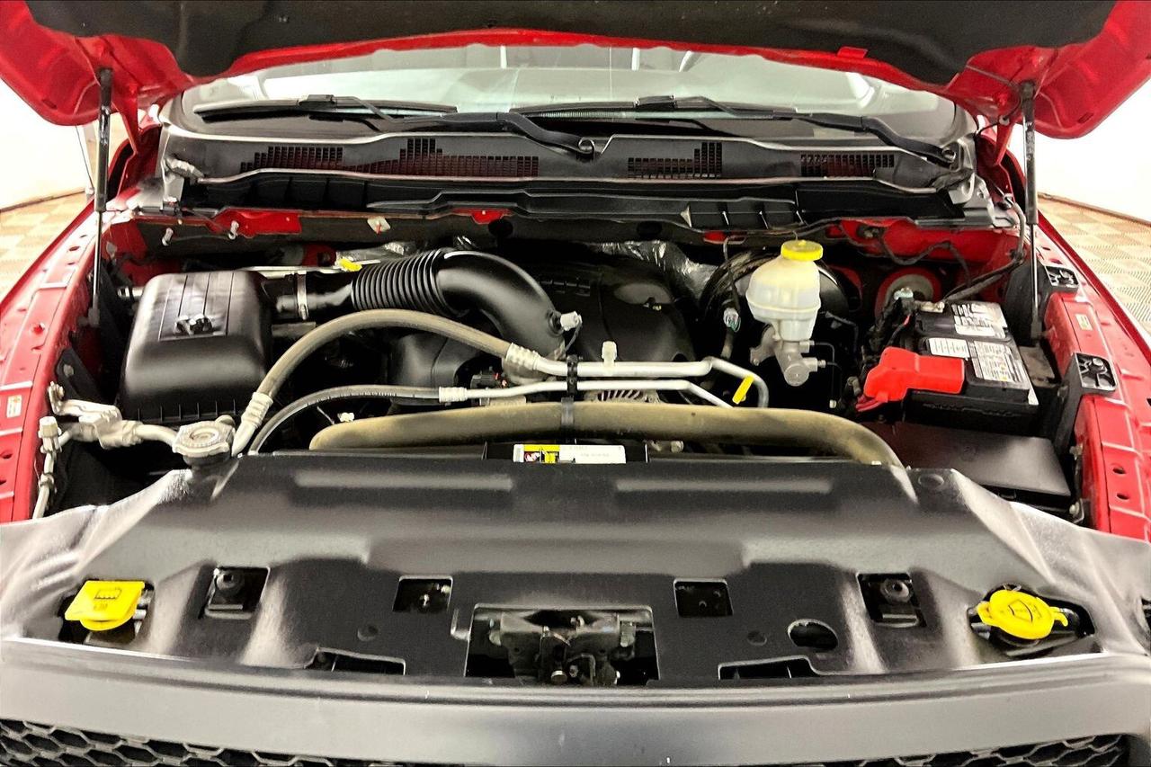 2017 RAM 1500 4WD Crew Cab 140.5 Express *Ltd Avail* Photo