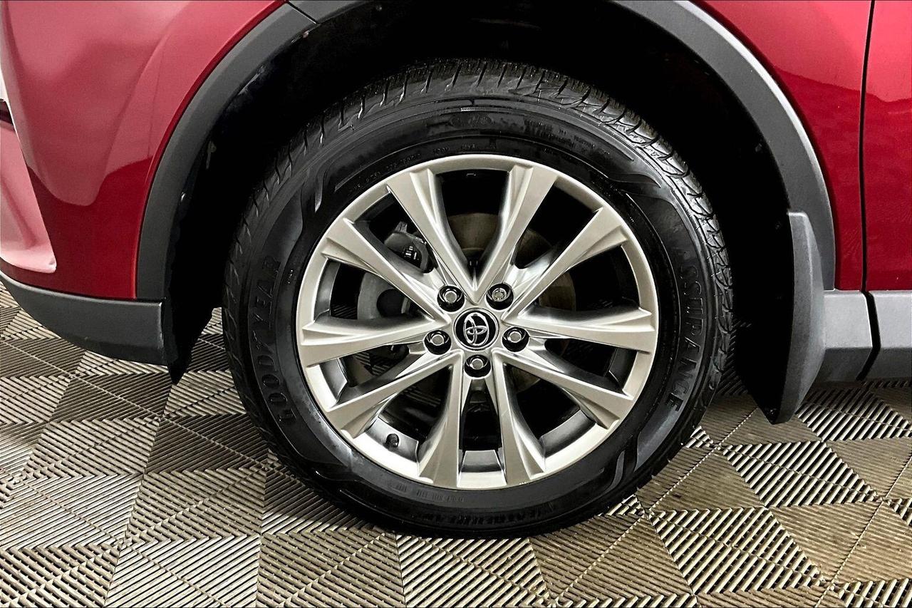 2018 Toyota RAV4 AWD LIMITED Photo