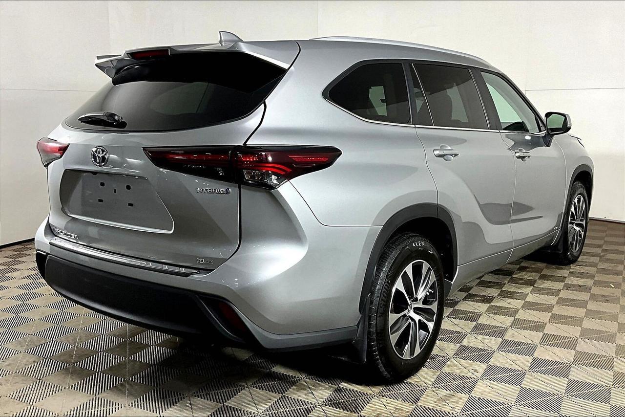 2024 Toyota Highlander HYBRID xle awd Photo