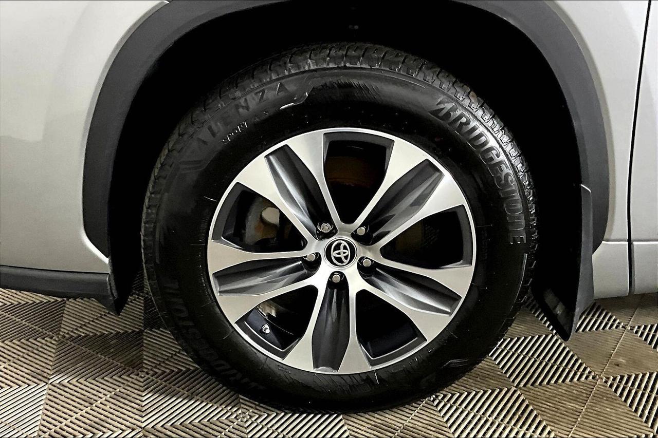 2024 Toyota Highlander HYBRID xle awd Photo