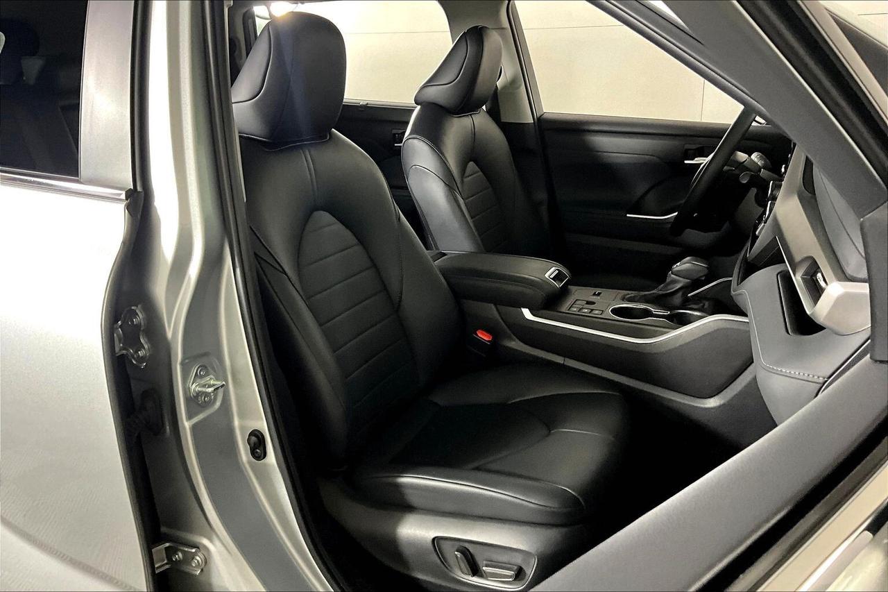 2024 Toyota Highlander HYBRID xle awd Photo