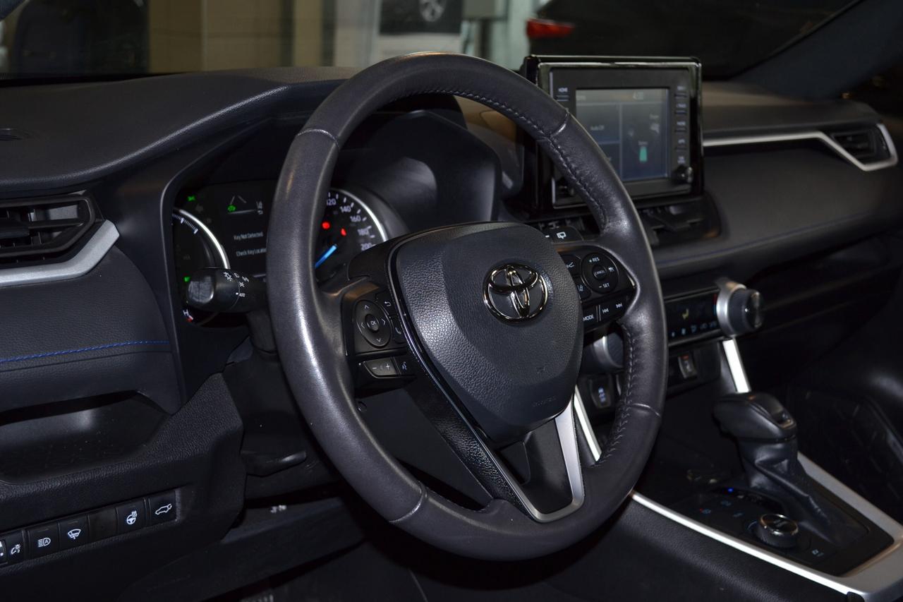2022 Toyota RAV4 Hybrid SE Photo3