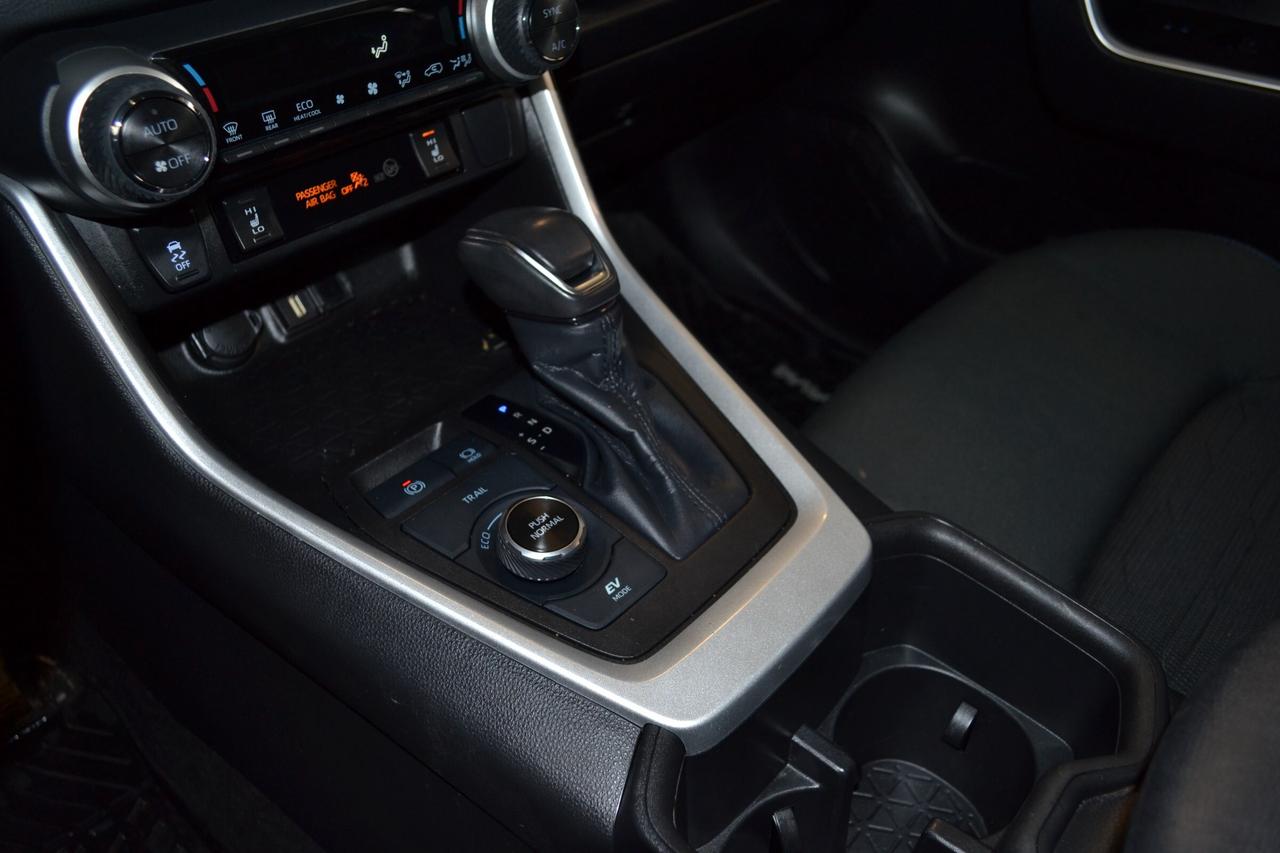 2022 Toyota RAV4 Hybrid SE Photo