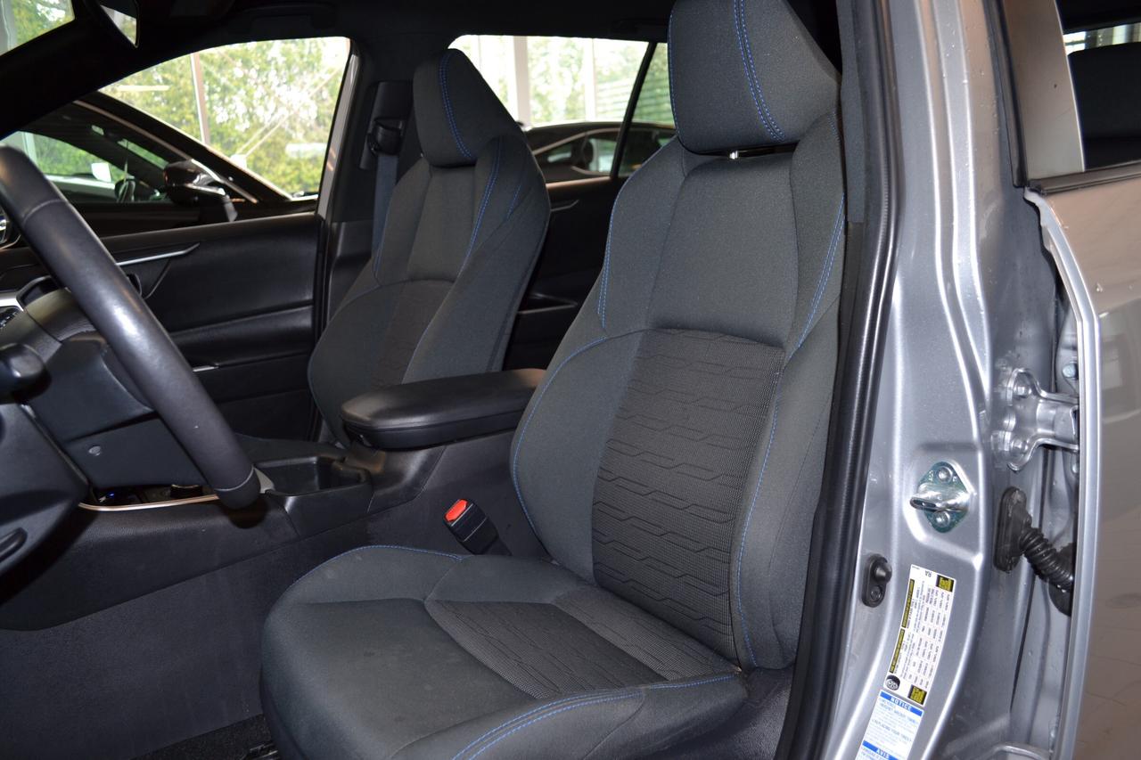 2022 Toyota RAV4 Hybrid SE Photo
