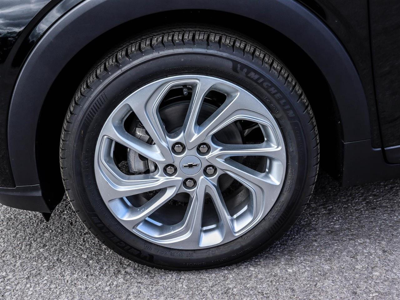 2027 Chevrolet Bolt FWD 4dr LT Photo