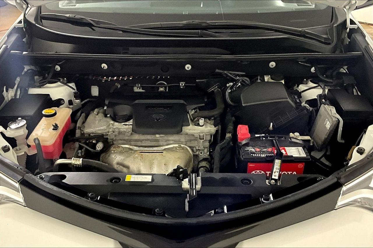 2016 Toyota RAV4 AWD 4dr SE Photo