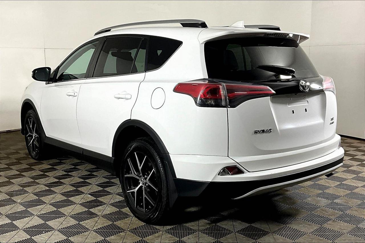 2016 Toyota RAV4 AWD 4dr SE Photo