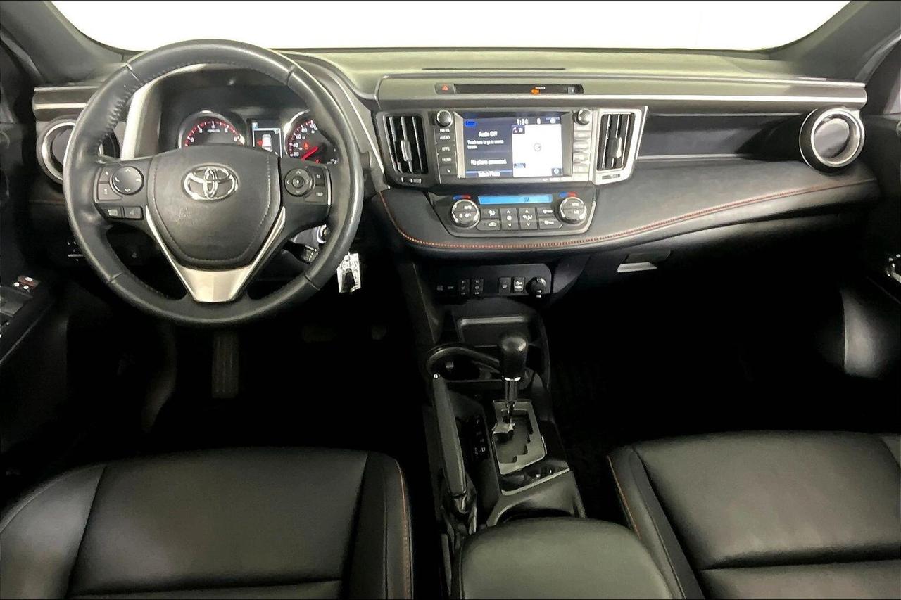 2016 Toyota RAV4 AWD 4dr SE Photo