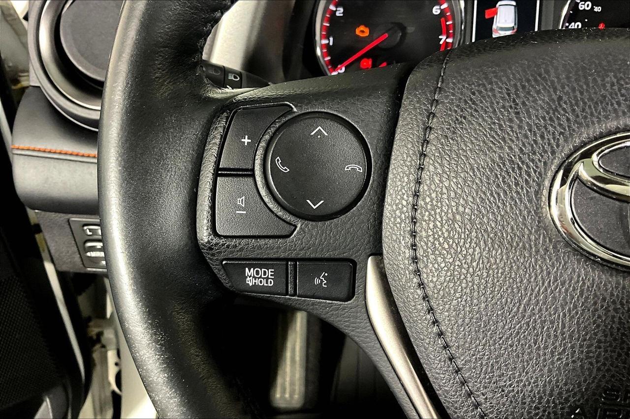 2016 Toyota RAV4 AWD 4dr SE Photo