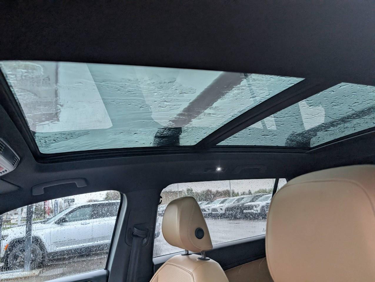 2024 Volkswagen Tiguan Comfortline R-Line Black Edition 4MOTION Photo