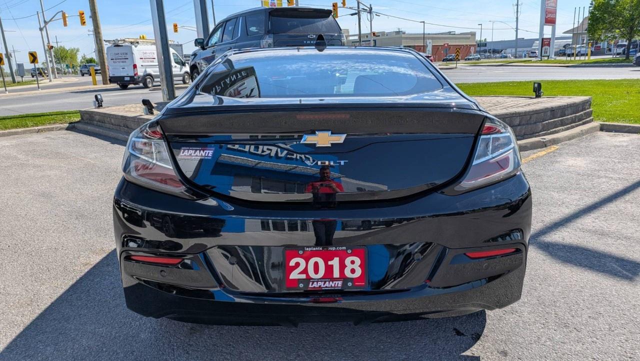 2018 Chevrolet Volt Hatchback Premier Photo3