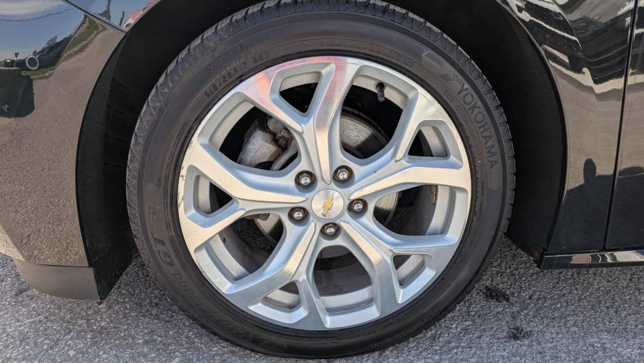 2018 Chevrolet Volt Hatchback Premier Photo