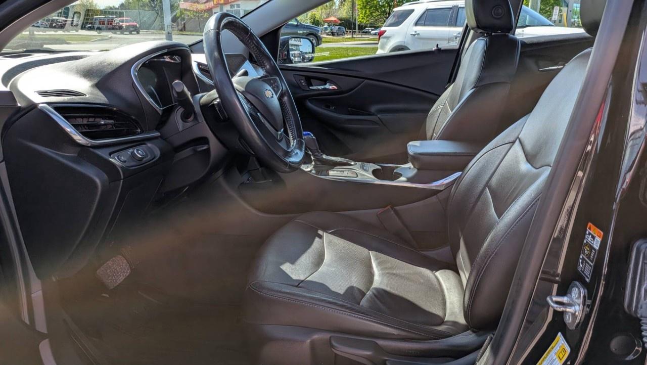 2018 Chevrolet Volt Hatchback Premier Photo