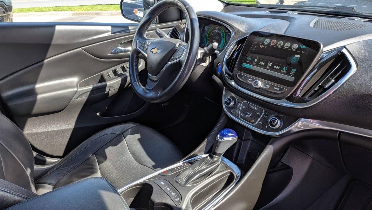 2018 Chevrolet Volt Hatchback Premier Photo