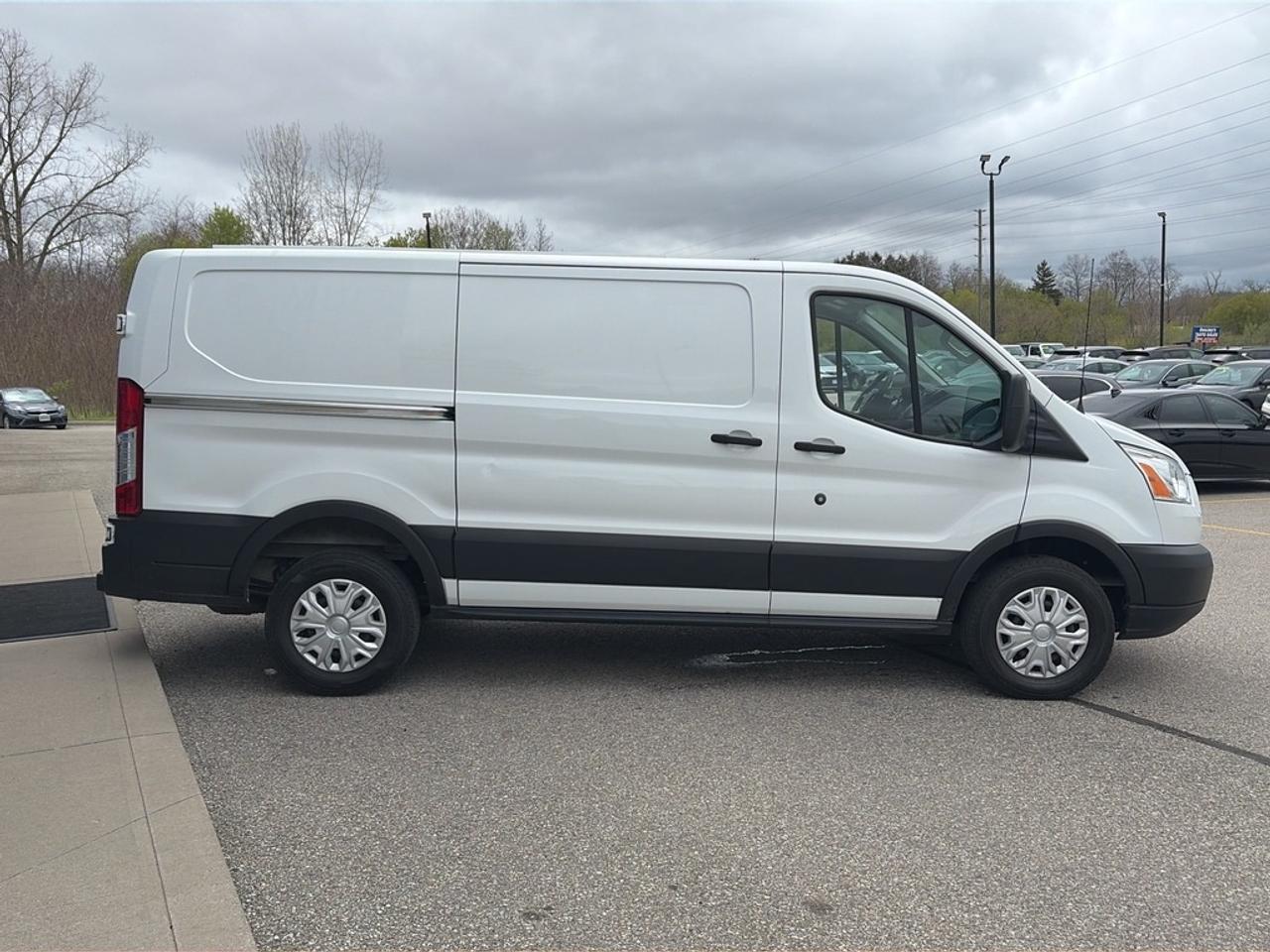 2019 Ford Transit Van T-250 130 Low Rf 9000 GVWR Photo4