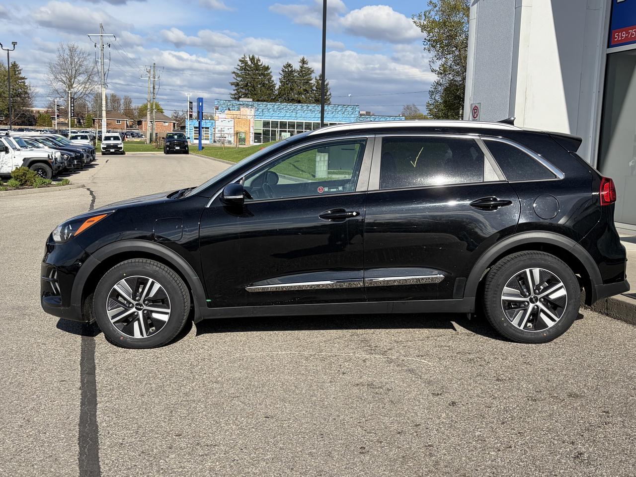2022 Kia Niro Plug-In Hybrid EX Premium FWD   Clean Carfax Photo