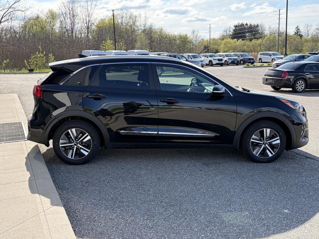 2022 Kia Niro Plug-In Hybrid EX Premium FWD   Clean Carfax Photo