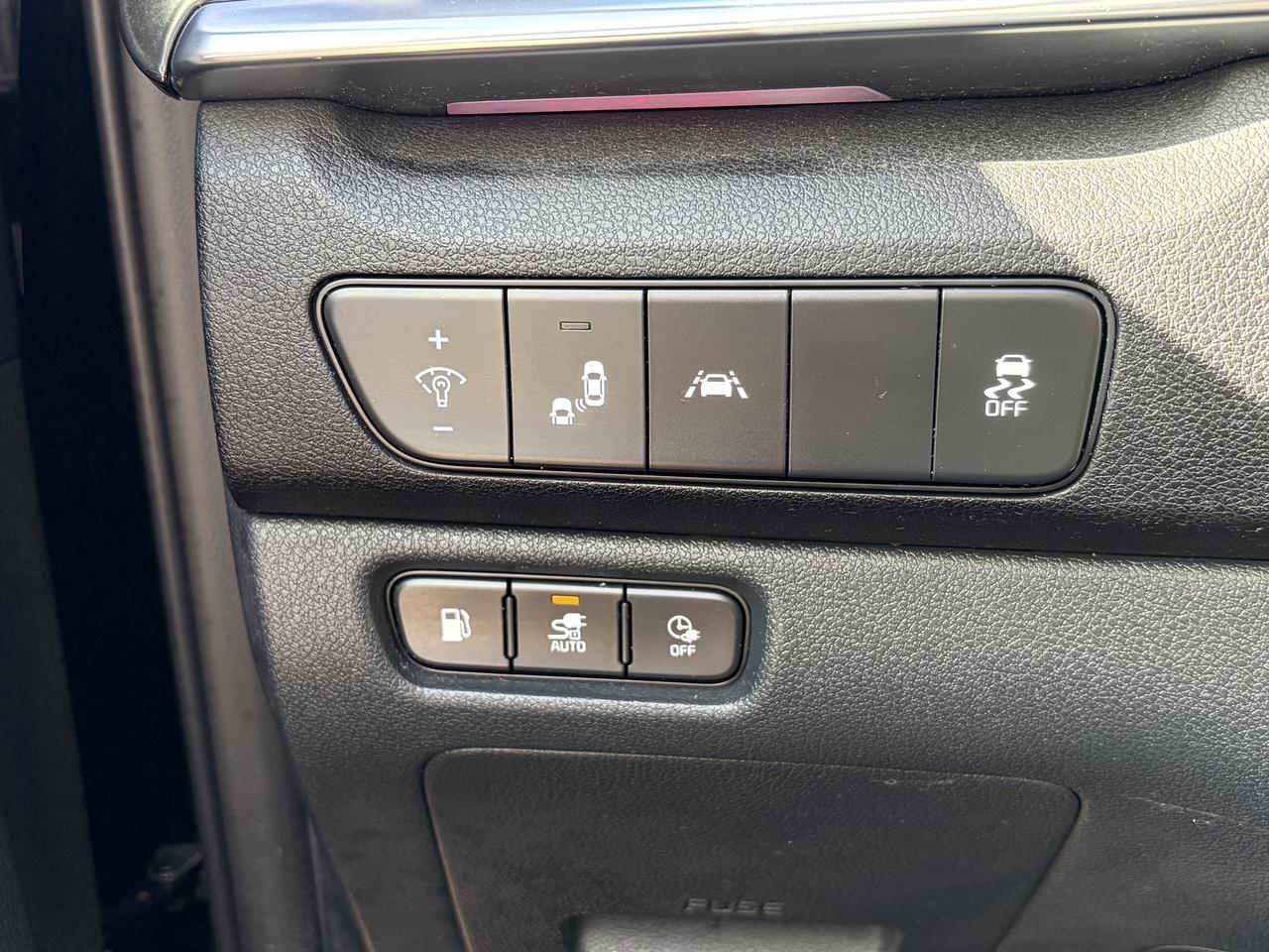2022 Kia Niro Plug-In Hybrid EX Premium FWD   Clean Carfax Photo