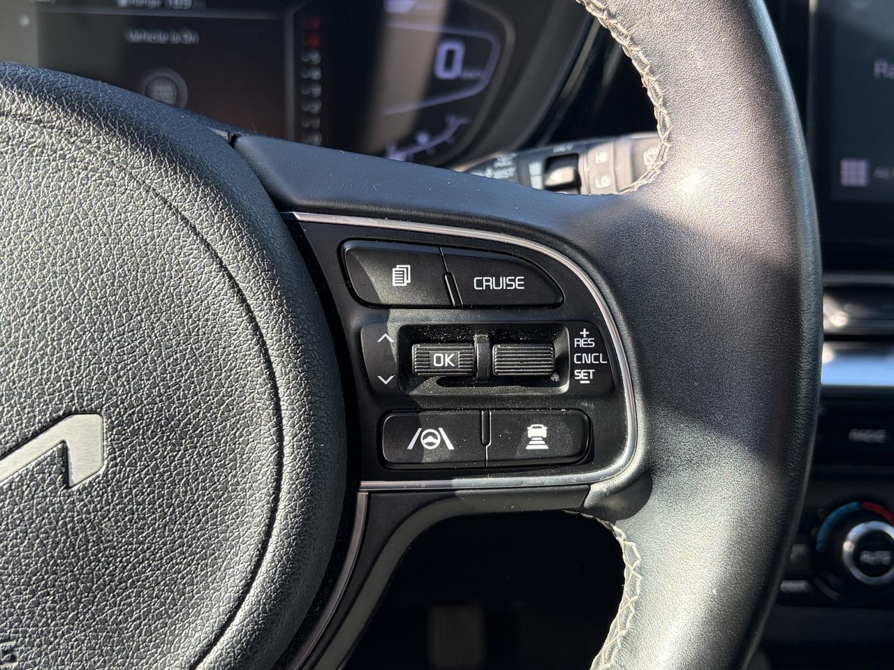 2022 Kia Niro Plug-In Hybrid EX Premium FWD   Clean Carfax Photo