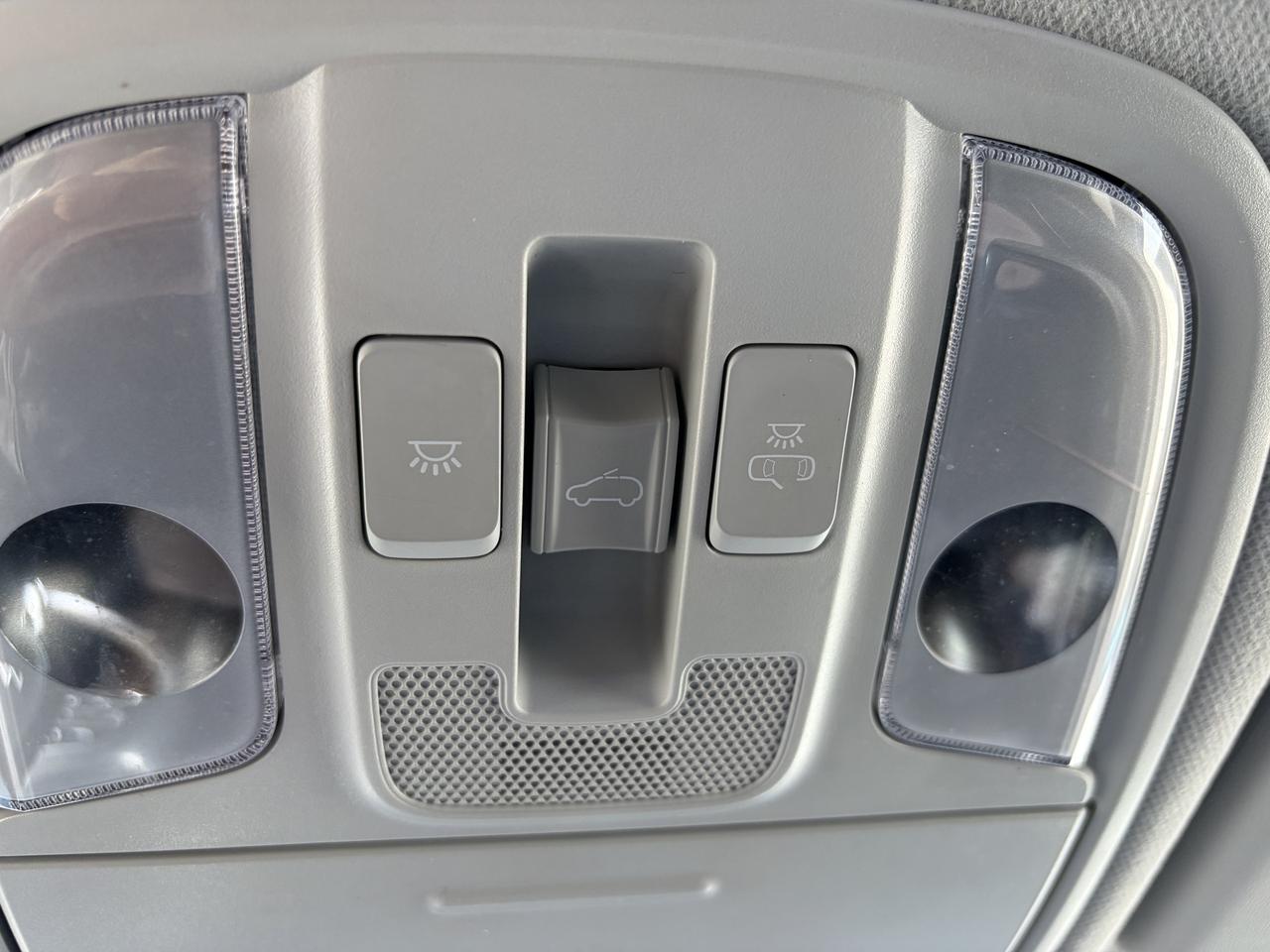 2022 Kia Niro Plug-In Hybrid EX Premium FWD   Clean Carfax Photo
