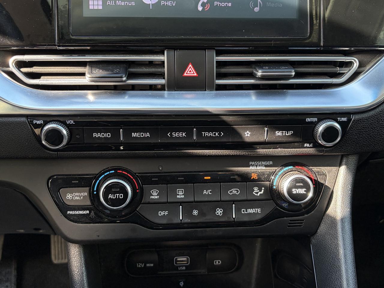 2022 Kia Niro Plug-In Hybrid EX Premium FWD   Clean Carfax Photo