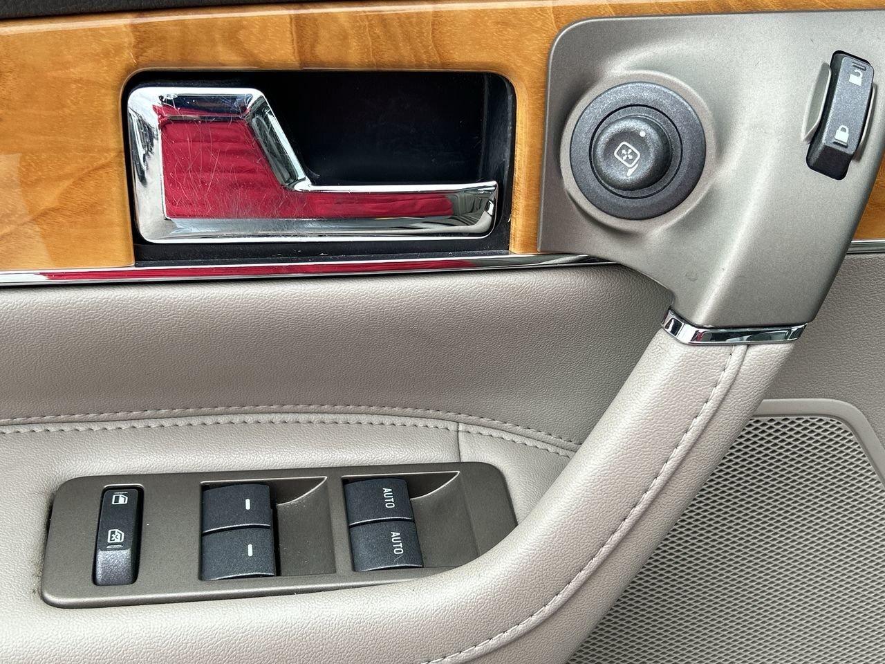 2013 Lincoln MKX 4D Utility AWD   Accident-Free Photo