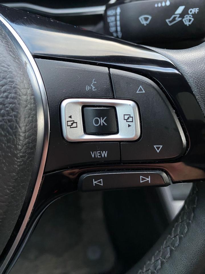 2020 Volkswagen Jetta Execline | SUNROOF | LEATHER Photo