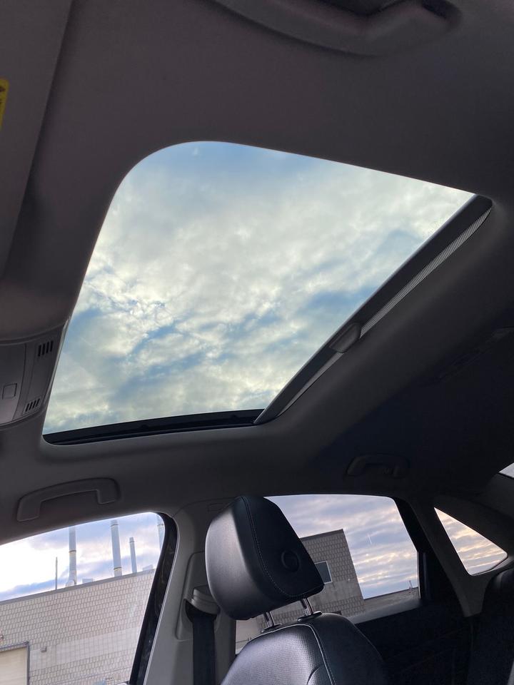 2020 Volkswagen Jetta Execline | SUNROOF | LEATHER Photo