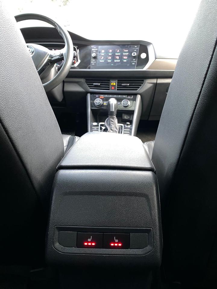 2020 Volkswagen Jetta Execline | SUNROOF | LEATHER Photo